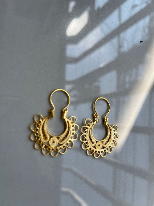 Aretes Tipo Reina - Baño de Oro 24k